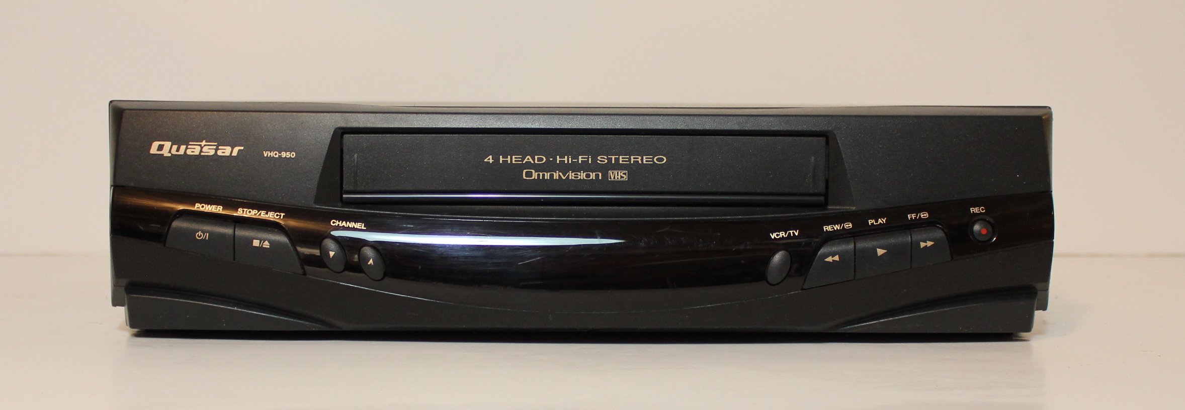Amazon.com: Quasar VHQ-950 VCR Video Cassette Recorder Player